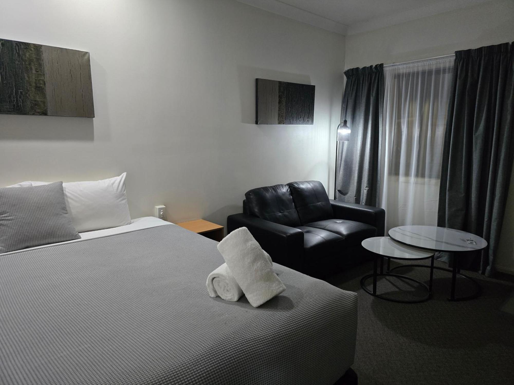 Ascot Lodge Motor Inn Kingaroy Exterior photo